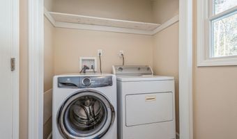 59 Harbor Inn Rd, Bayville, NJ 08721