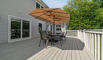 91 Ford St, Ansonia, CT 06401