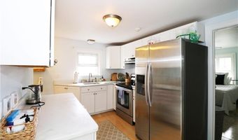249 Tuckerman Ave 2, Middletown, RI 02842