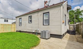 139 E 36th St, Anderson, IN 46013
