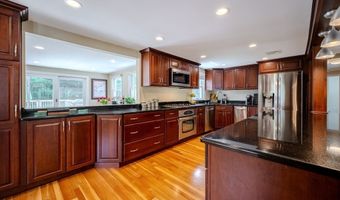 13 Lantern Ln, Billerica, MA 01821