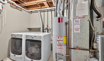 1452 Cedar Bluff Dr, Ballwin, MO 63021