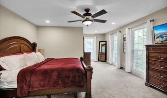 13 IRON Cir, Reading, PA 19607