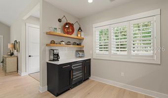 24 Alumni Rd, Beaufort, SC 29907