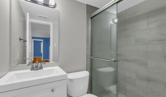 7428 FOUNTAIN HEAD Dr, Annandale, VA 22003