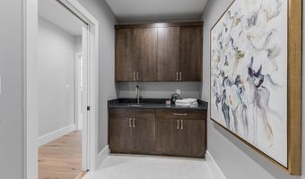 809 N KENMORE St, Arlington, VA 22201