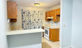 20 E Pembroke Rd 70, Danbury, CT 06811