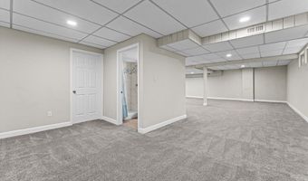 1329 Westbrooke Terrace Dr, Ballwin, MO 63021