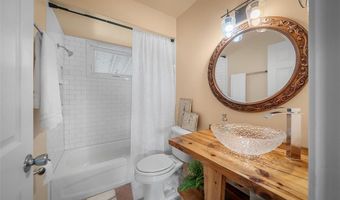 236 Hillcrest Blvd, Ballwin, MO 63021