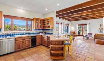 206 Hondo Seco Rd, Arroyo Seco, NM 87514