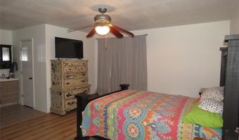 2038 Hill Top Cir, Weatherford, TX 76085
