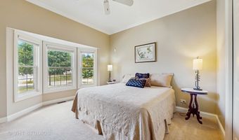 870 Legacy Rdg, Algonquin, IL 60102
