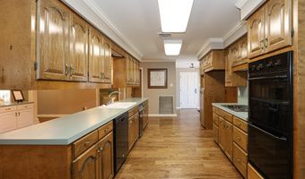 521 W CROSS St, Benton, AR 72015