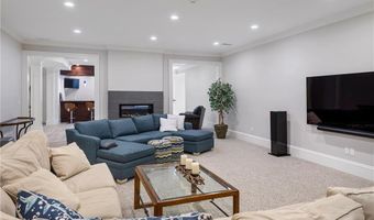 10 Ocean Lawn Ln, Newport, RI 02840