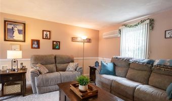 9 Patricia Dr, North Providence, RI 02904