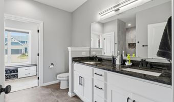 5306 Greyson Heights Dr, Auburn, IN 46706
