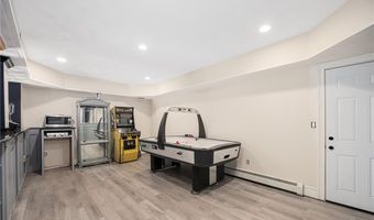 291 Old Oxford Rd, North Smithfield, RI 02896