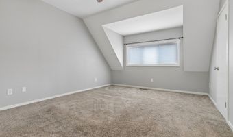 70 Montoya Dr 70, Branford, CT 06405