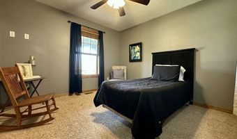 416 Brittany Ct, Aurora, MO 65605