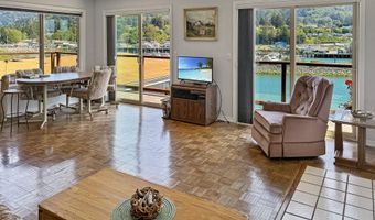 222 DEL NORTE Ln 17, Brookings, OR 97415