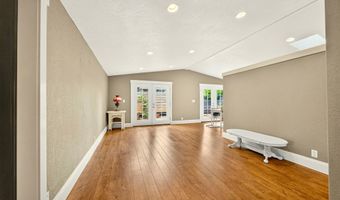 767 Twin Pines Cir, Ashland, OR 97520