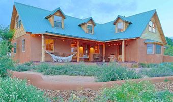 71 Calle Martinez, Arroyo Seco, NM 87514