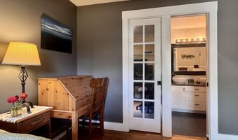 112 S Crest Dr, Burlington, VT 05401