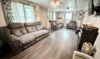 613 Hall Ave, Ava, MO 65608