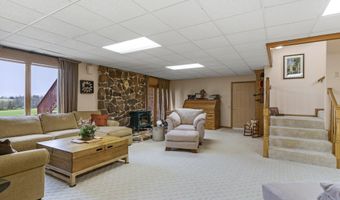 3988 N Farm Road 35, Ash Grove, MO 65604