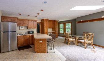550 Greentree Ln NE, Ada, MI 49301