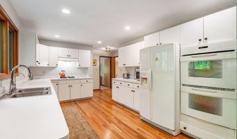 116 E Neptune Ave, Beverly Shores, IN 46301