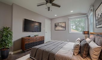 3617 FOUR MILE RUN Dr, Arlington, VA 22206