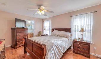 921 Navajo Ave, Absecon, NJ 08201