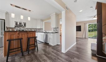824 S Chillicothe Rd 2, Aurora, OH 44202