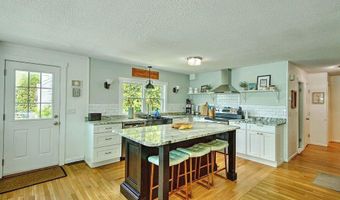 36 Fairway Rd, Narragansett, RI 02882