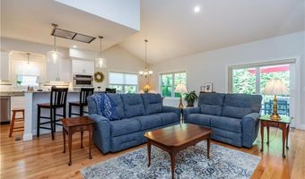 1 Hampton Rd 27, Coventry, RI 02816