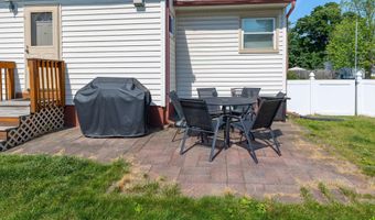 10 Tanglewood Rd, Albany, NY 12205