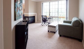 1819 KENWOOD Ave 303, Alexandria, VA 22302