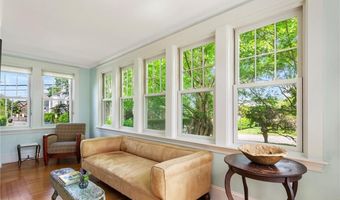 27 Cranston Ave, Newport, RI 02840