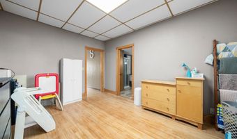 500 W Spruce St, Beresford, SD 57004