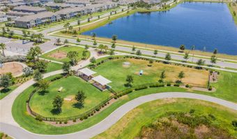 6331 VOYAGERS Pl, Apollo Beach, FL 33572