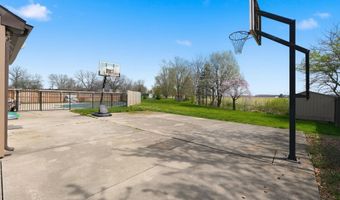1404 Davidson Ct, Auburn, IN 46706