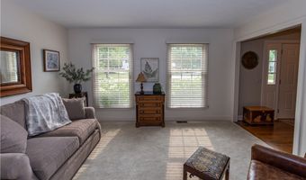 300 Lakeview Cir, Aurora, OH 44202