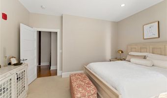 423 Hope St C, Bristol, RI 02809