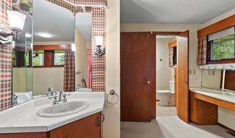5531 LONG Ct, Appleton, WI 54914