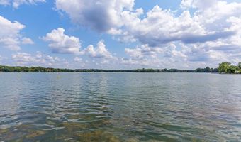3260 Snelling Ave N, Arden Hills, MN 55112
