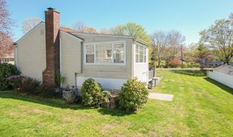 10 Brightwood Ln, Branford, CT 06405