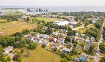 24 Perry Ave, Middletown, RI 02842