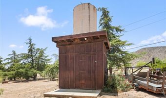 10821 Los Jordans Rd, Agua Dulce, CA 91390