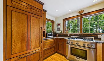 860 Chapman Ct, Arcata, CA 95521